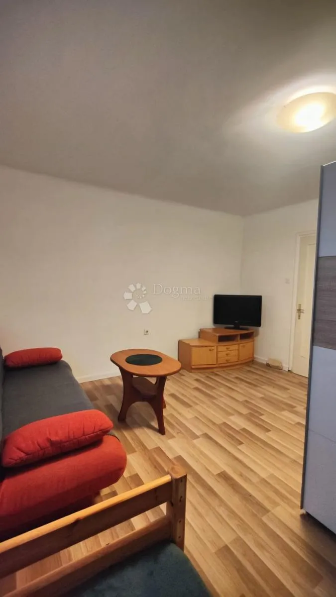 trešnjevka stan 35 m2 prilika za investiciju - slika 8