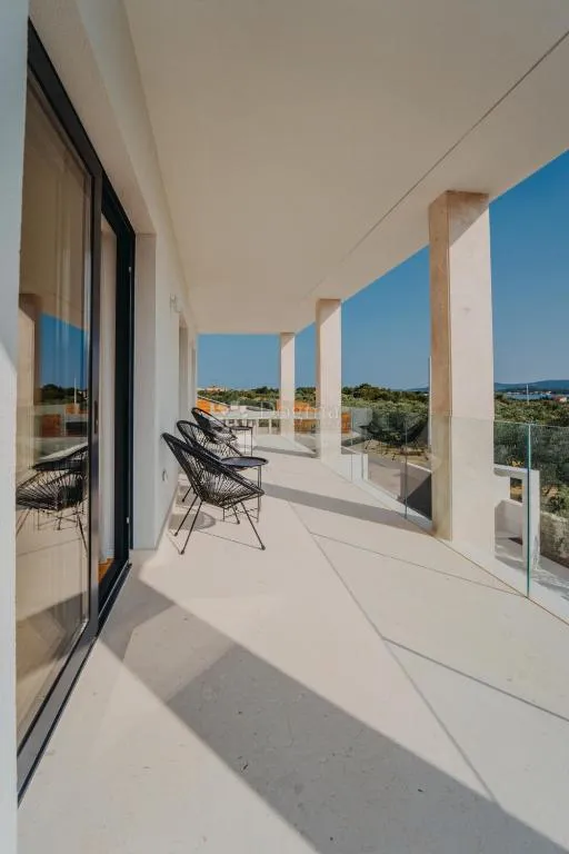 turanj - villa s bazenom, spremna za useljenje - 350m od mora - slika 37