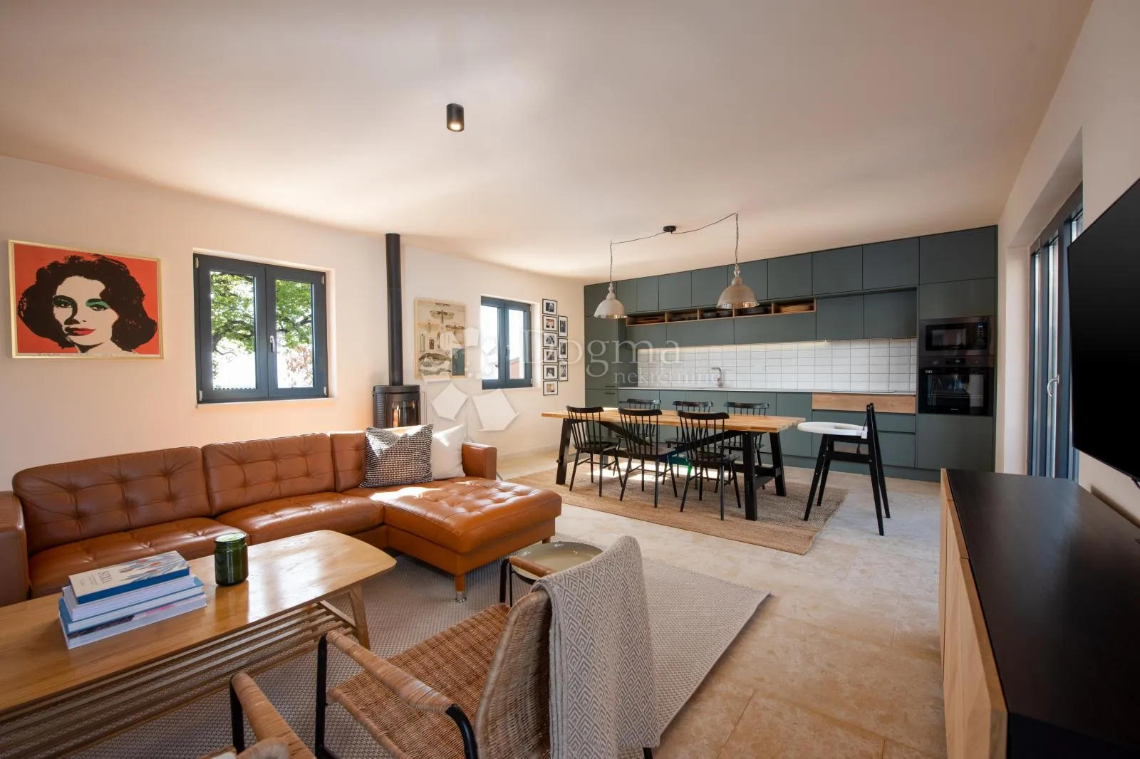 kamena villa s bazenom na mirnoj loakciji - slika 40