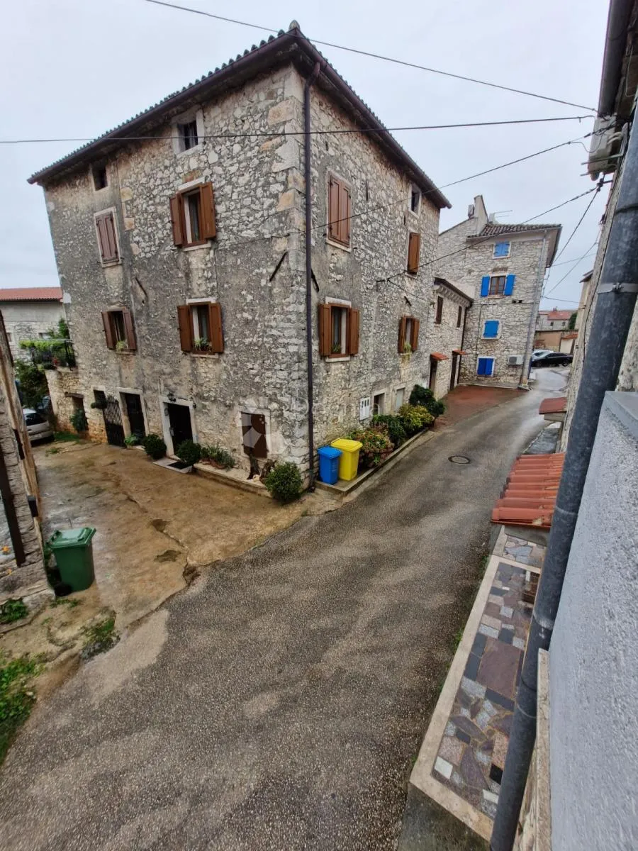 dvije prekrasne kuće u nizu - brtonigla - slika 3