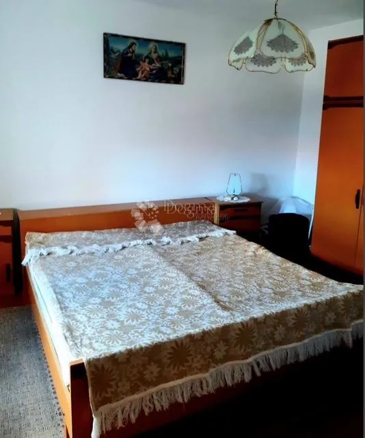 selce,dvije kuće nadomak centra - slika 18
