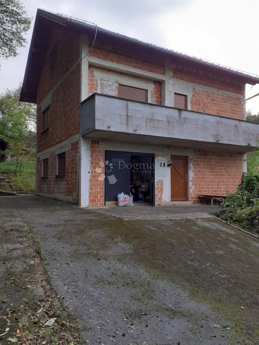 kuća u mirnom okruženju - slika 2