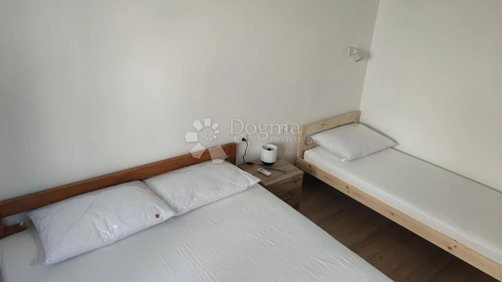 kuća na samo 20 m od uređene plaže! - slika 14