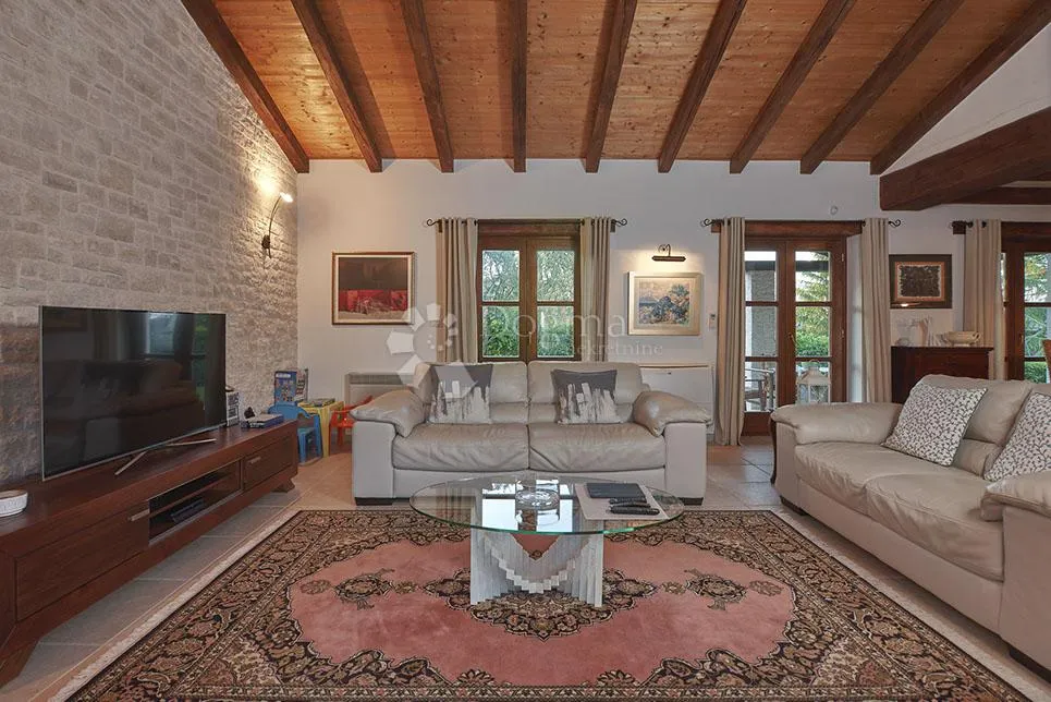 prekrasna kamena villa s bazenom sa panoramskim pogledom! - slika 10