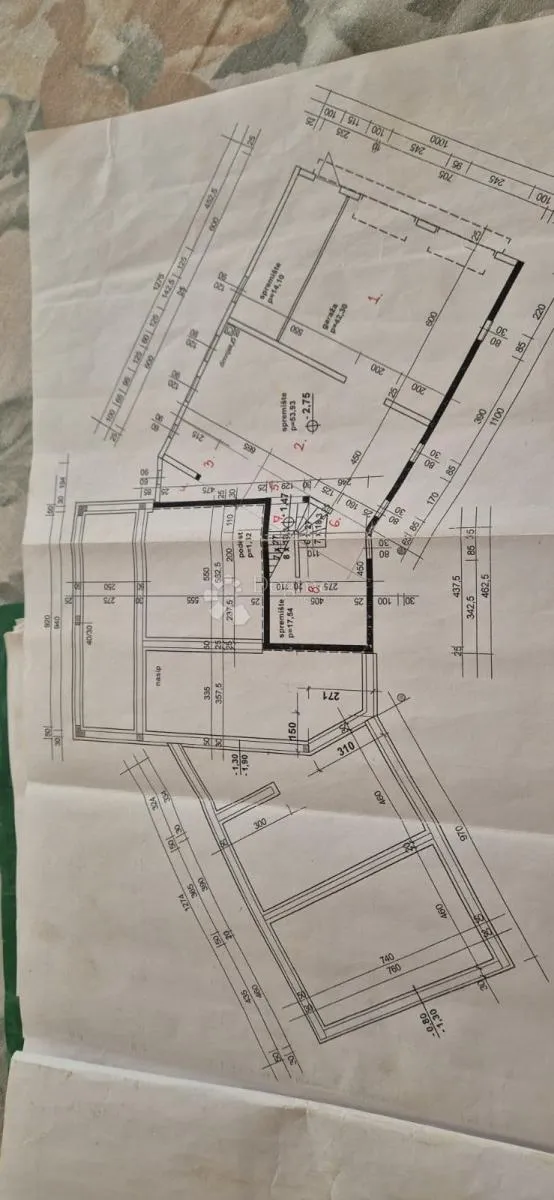 villa u rovinjskom selu, roh bau 550 m2, sa građevinskom okućnicom - slika 20
