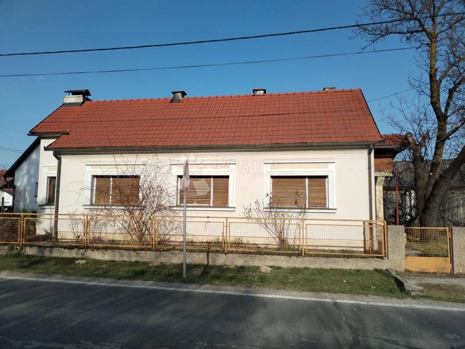 prostrana kuća s velikim dvorištem i zemljištem - sv.ivan žabno - slika 1