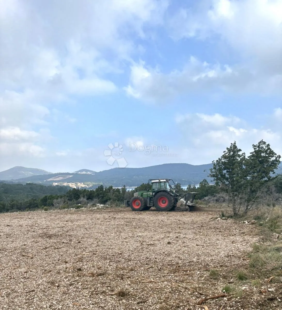 prostrana parcela s otvorenim pogledom na more - slika 3