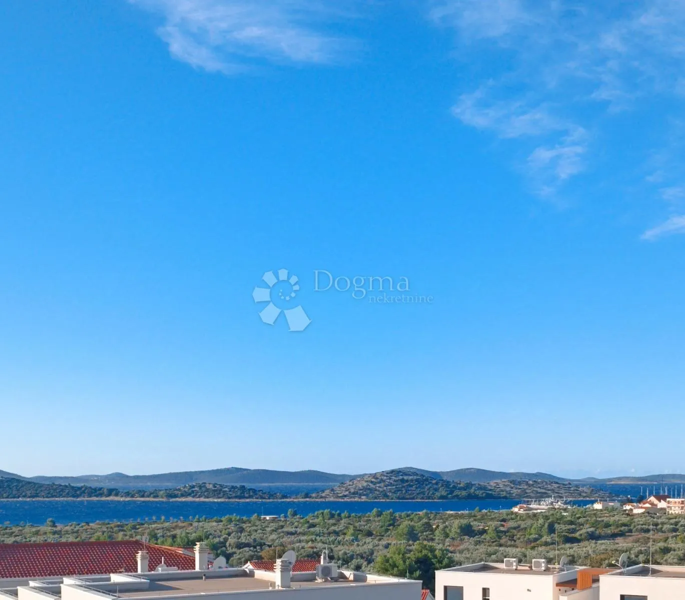 s1-novogradnja, vodice, dvojna kuća sa bazenom i pogledom na more - slika 13