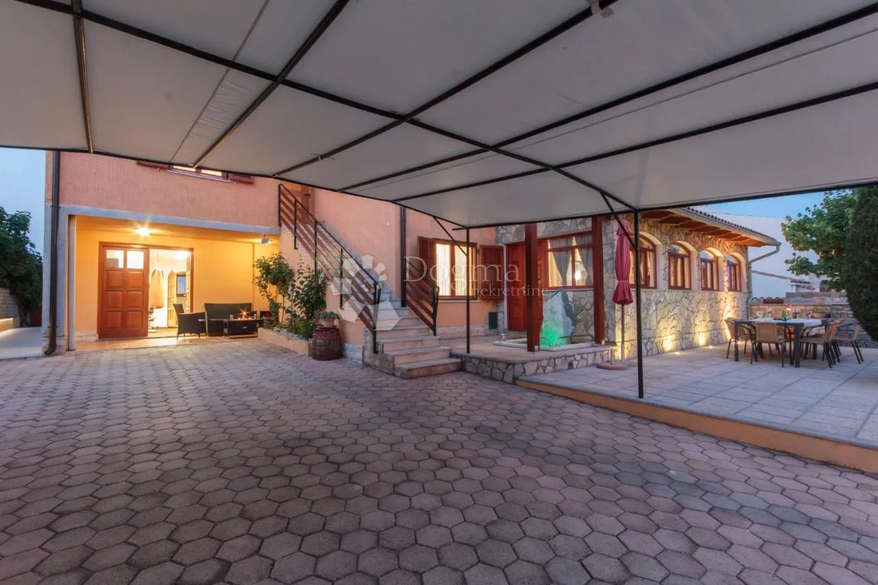 predivna apartmanska kuća! - slika 6