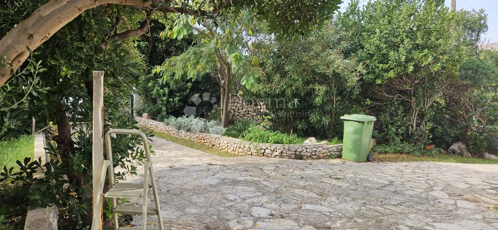 vinjerac, kuća s velikom okućnicom - slika 14