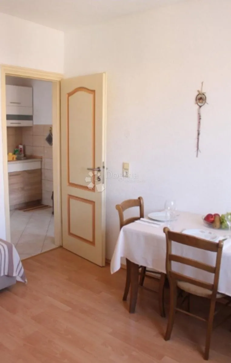 dvoetažni stan 100 m² – mogućnost 2 stana ili jednog velikog, 800 m od mora – rovinj - slika 2