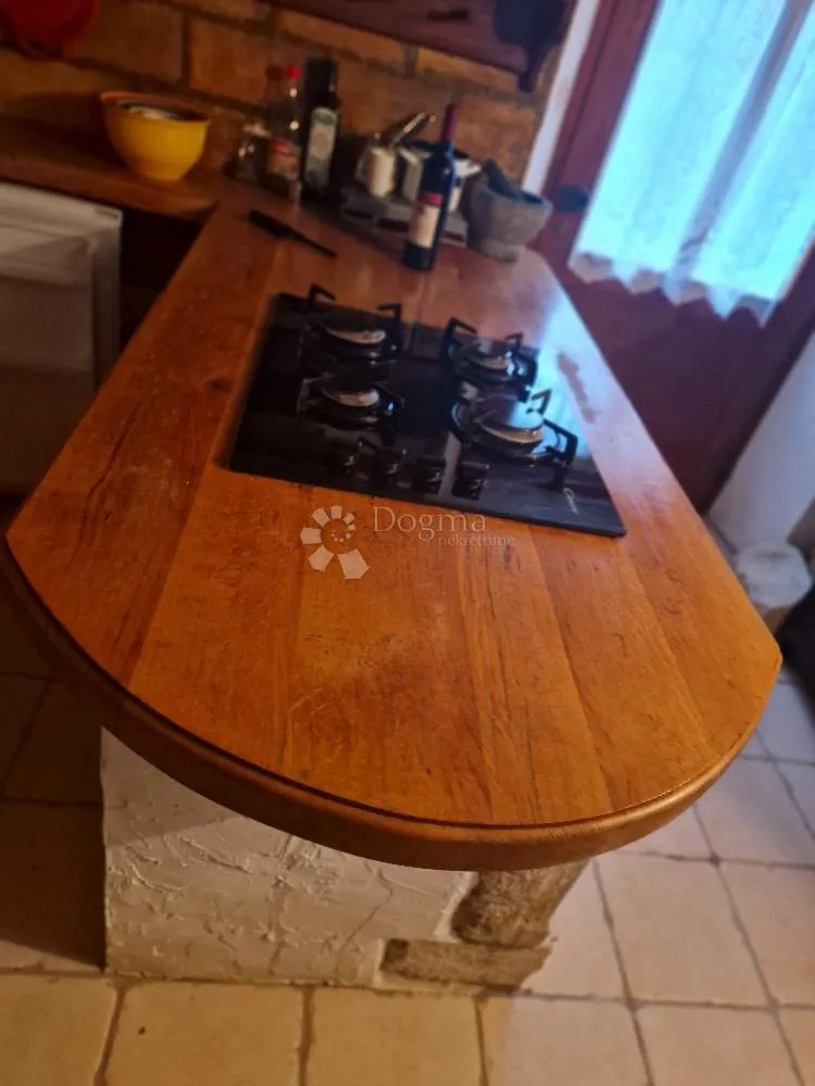 kamena ljepotica sa pogledom na more - slika 10