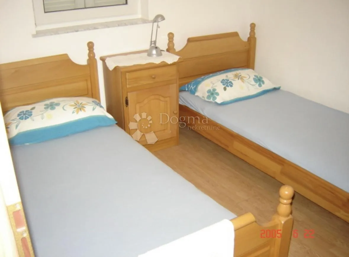 cesarica kuća novije gradnje sa 4 apartmana - slika 21