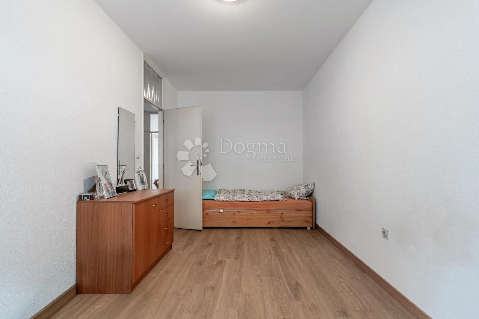škurinje -65m2 ,prvi kat balkon 2s+db - slika 5