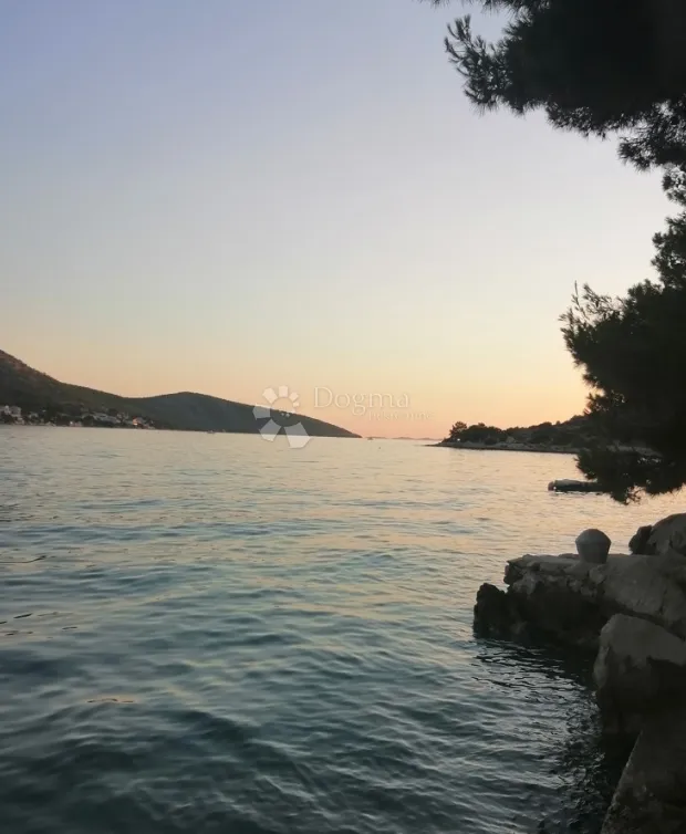 grebaštica - stan u kući - etažno vlasništvo - slika 16