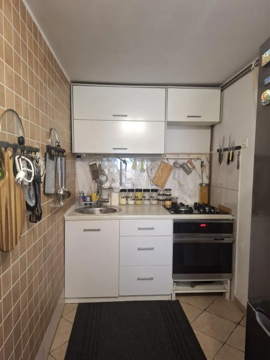 kuća za odmor s uređenom okućnicom - slika 10