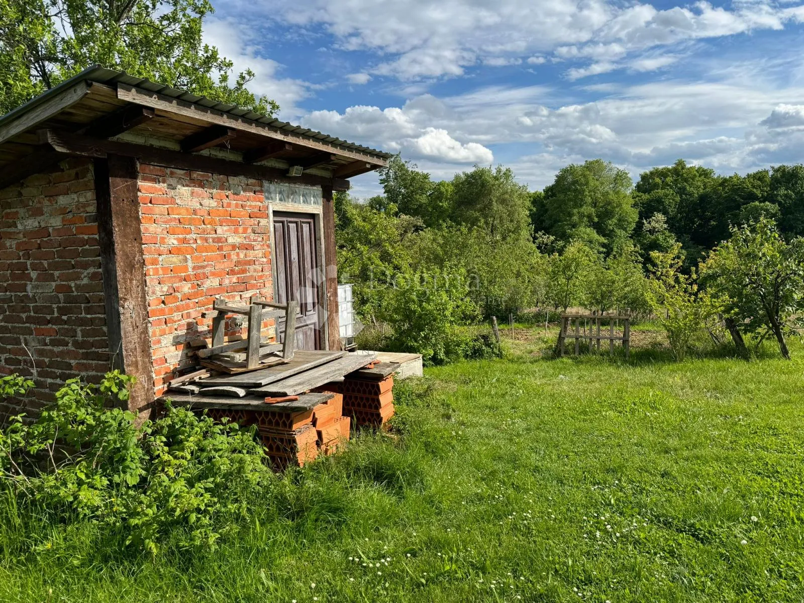 prodaja zemljišta sa vikendicom u naselju gaj-vrbovec - slika 8