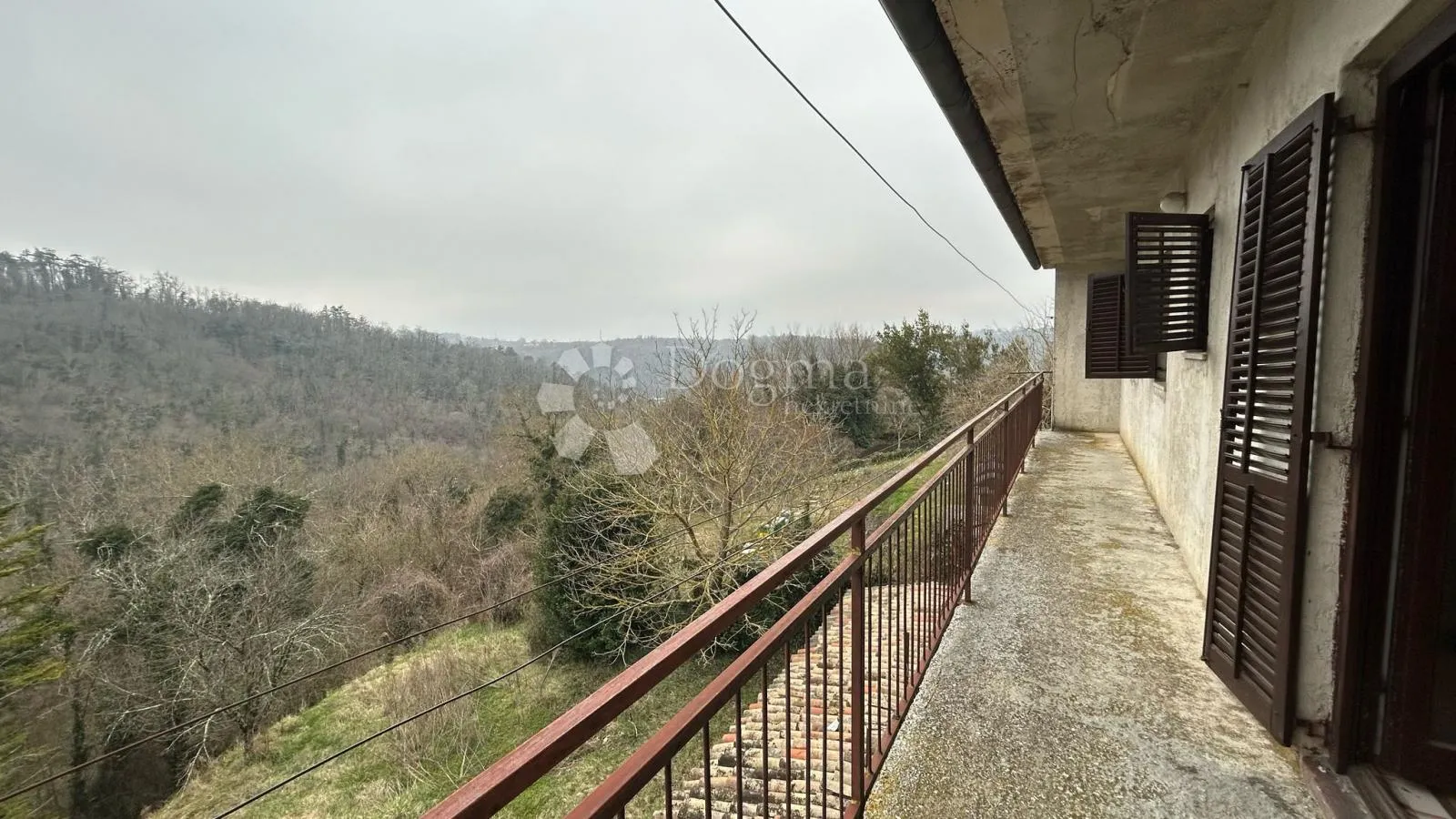 kuća za renovaciju s terasom s koje nećete željeti otići! - slika 30