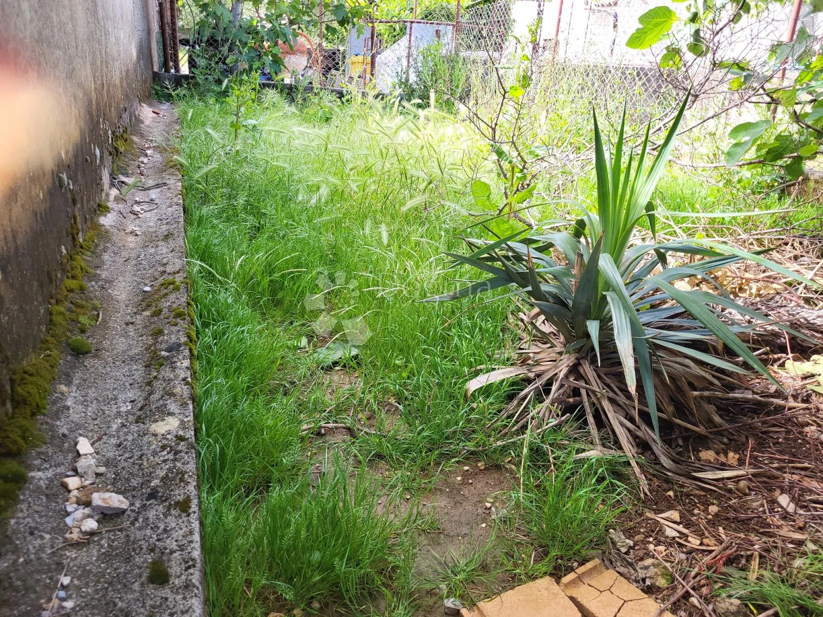 etaža sa garažom i dvorištem blizu mora - slika 16