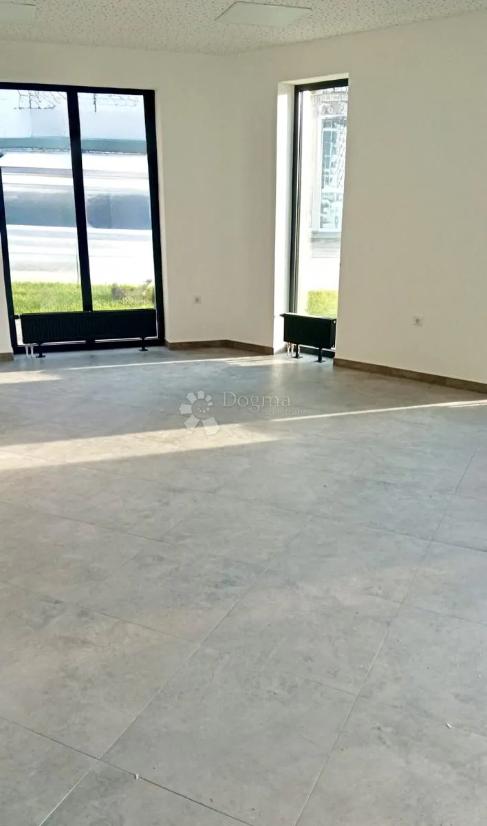 sanski most, atraktivni poslovni prostor, 504,87 m2 - slika 12