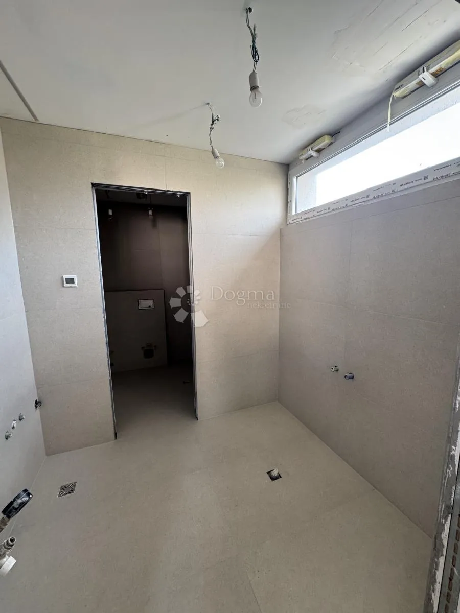 ekskluzivan dvoetažni stan u modernoj duplex zgradi - slika 13