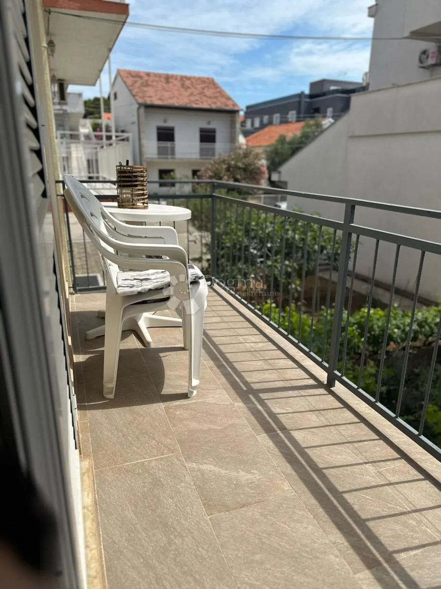 vodice – kuća s 6 apartmana blizu mora - slika 7