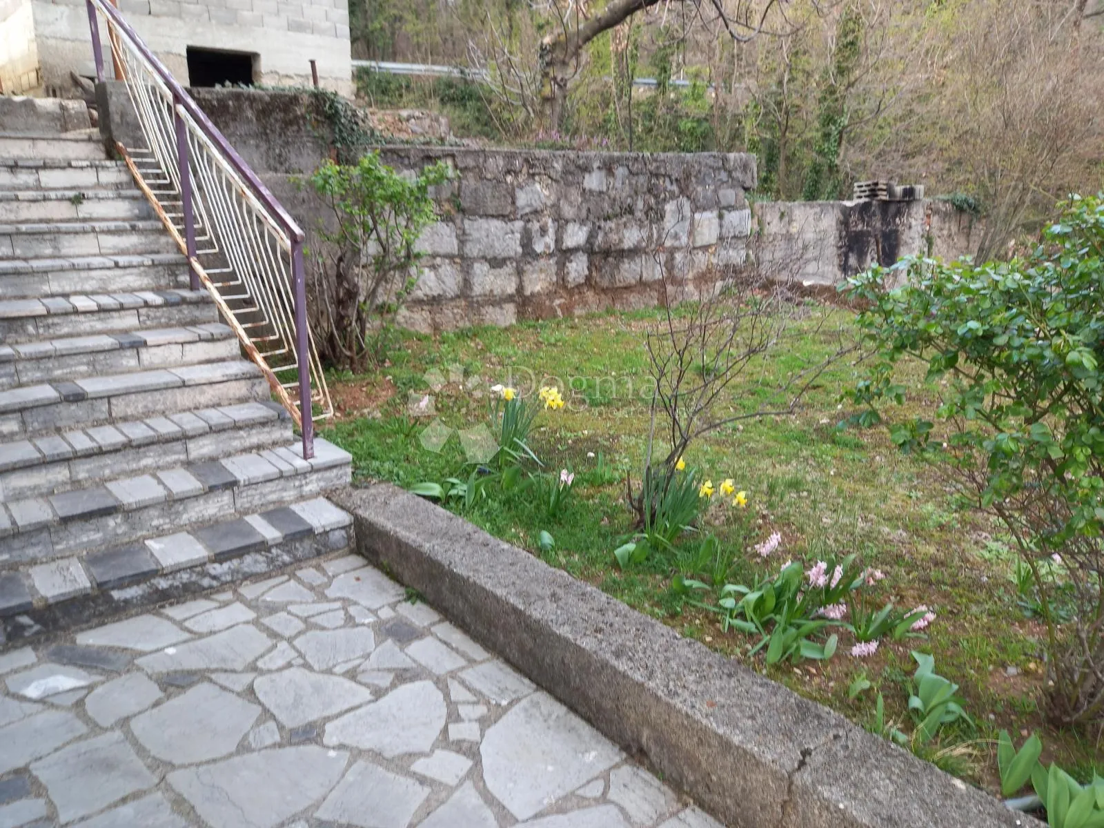 rijeka, g.drenova, kuća sa tri stana - slika 10