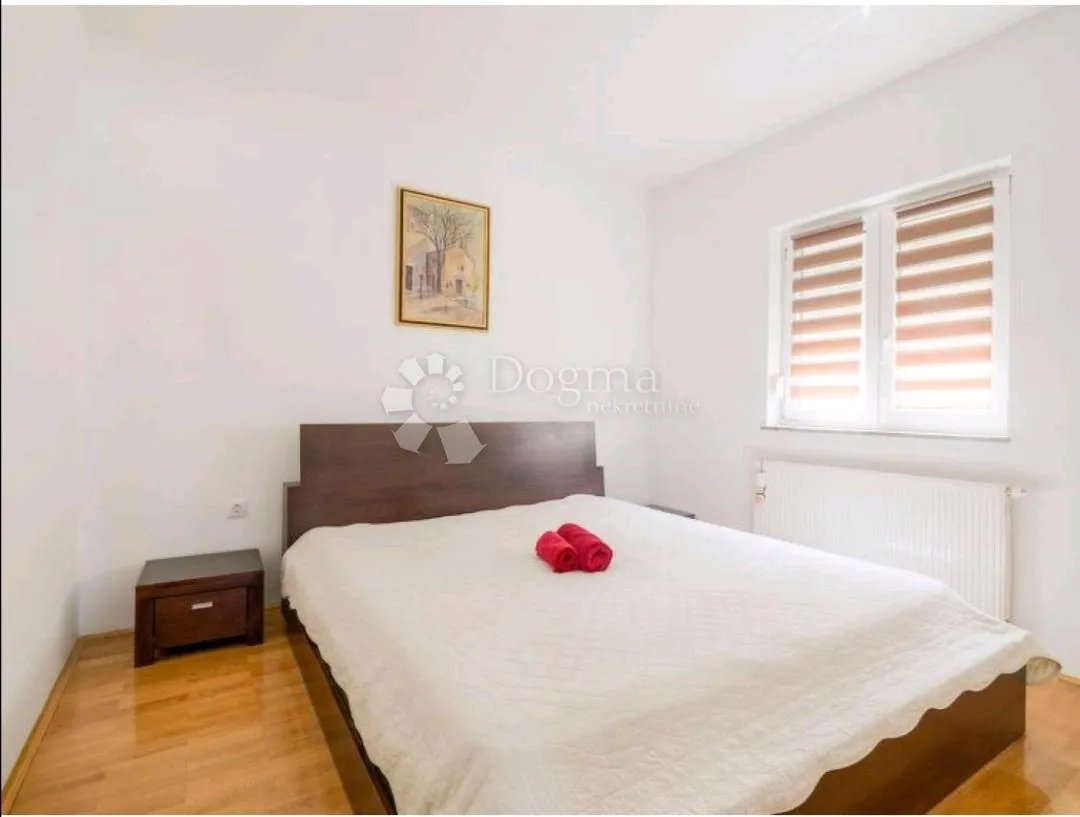 vila sa bazenom - slika 9