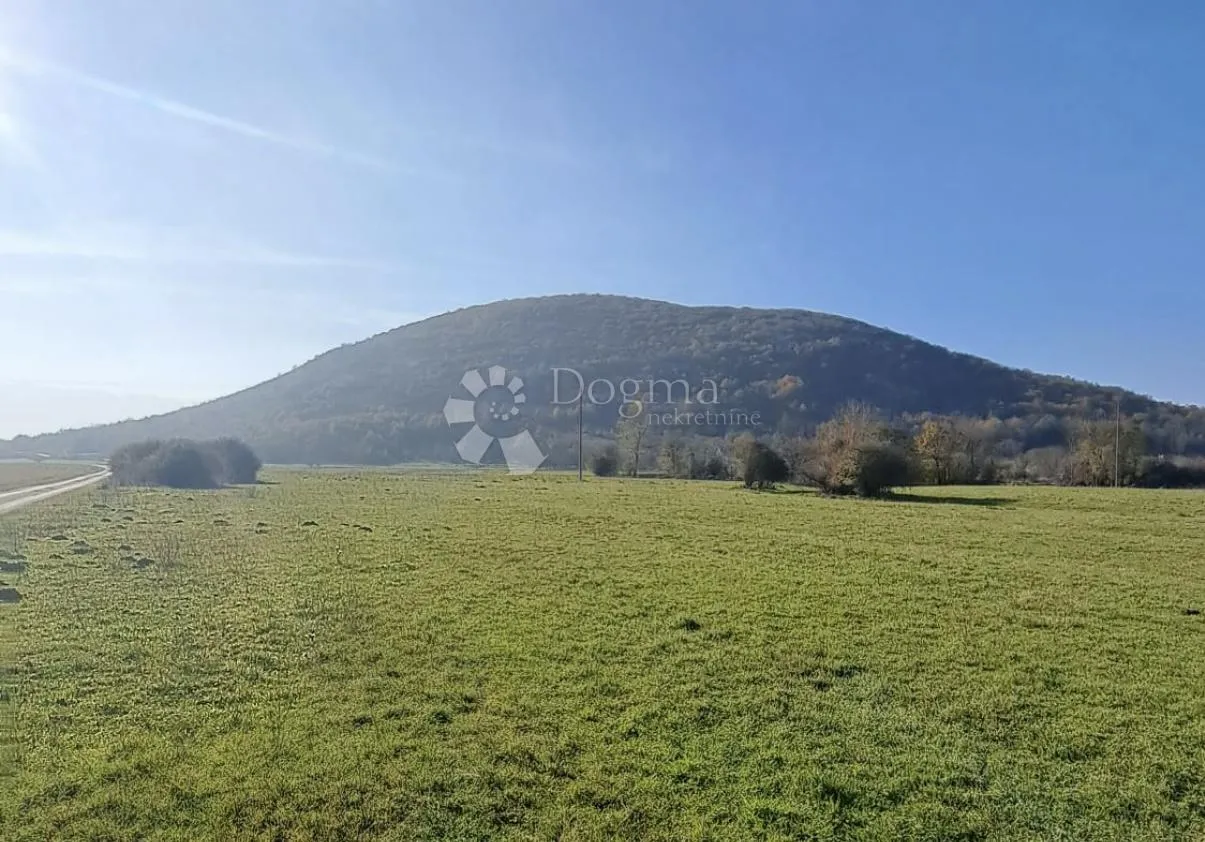 Zemljište S Projektom Blizina Rijeke I Potoka - Gornja Ploča, Lovinac