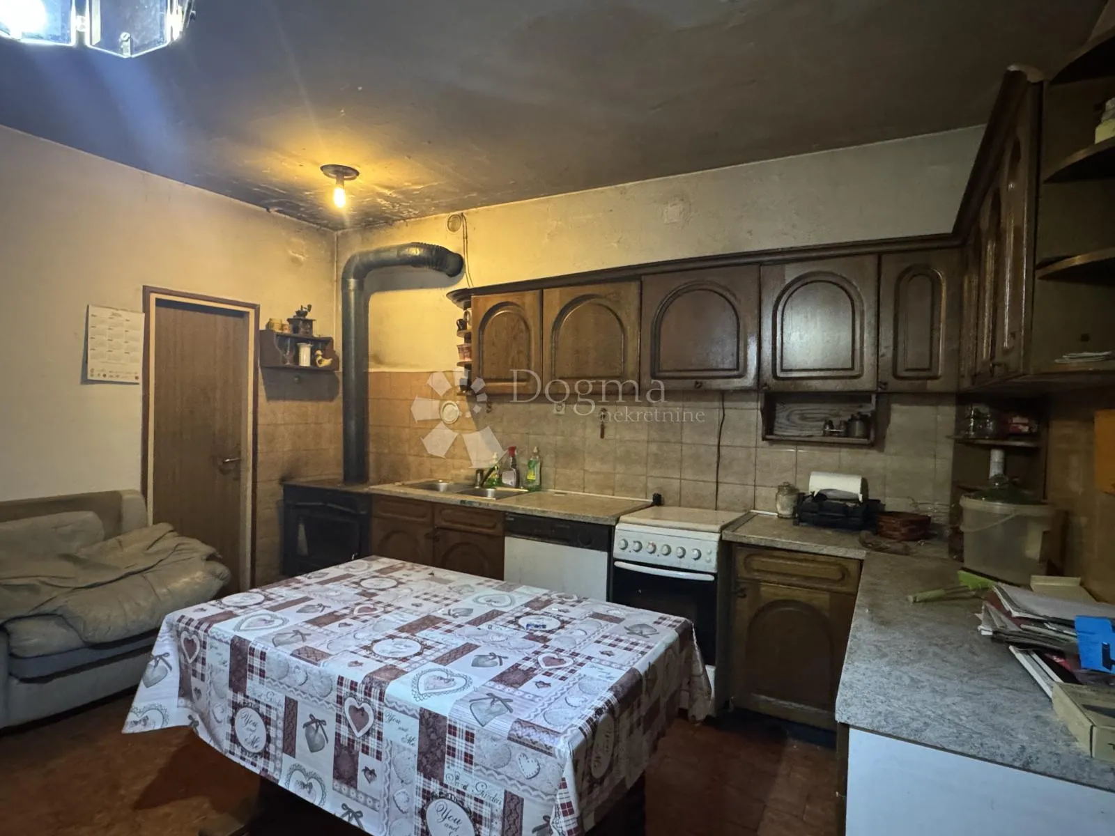 samostojeća kuća sa potencijalom - kukuljanovo - slika 15