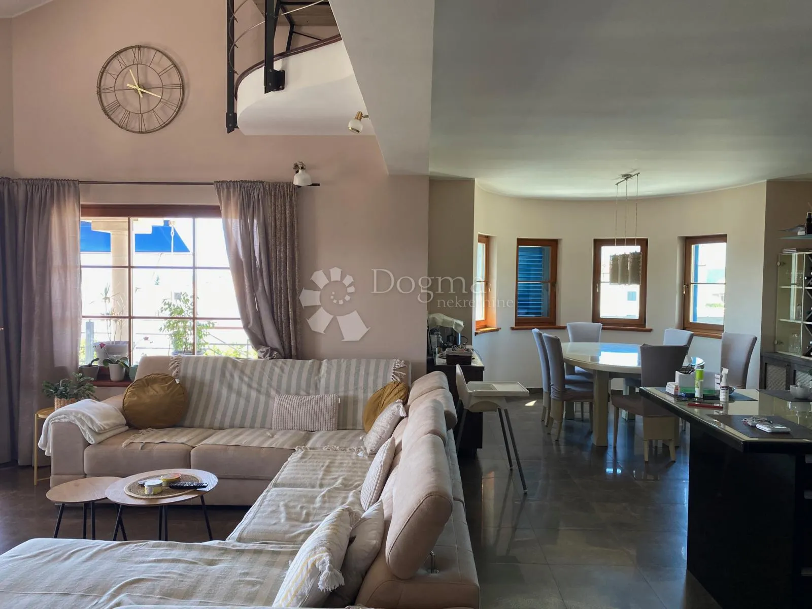 brodarica- mediteranska villa s bazenom i pogledom - slika 14