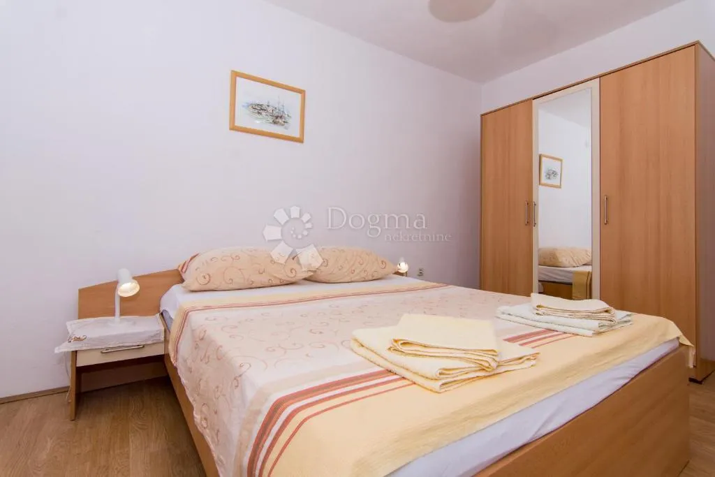 apartmanska samostojeća kuća u mjestu mastrinka! o.čiovo - slika 2