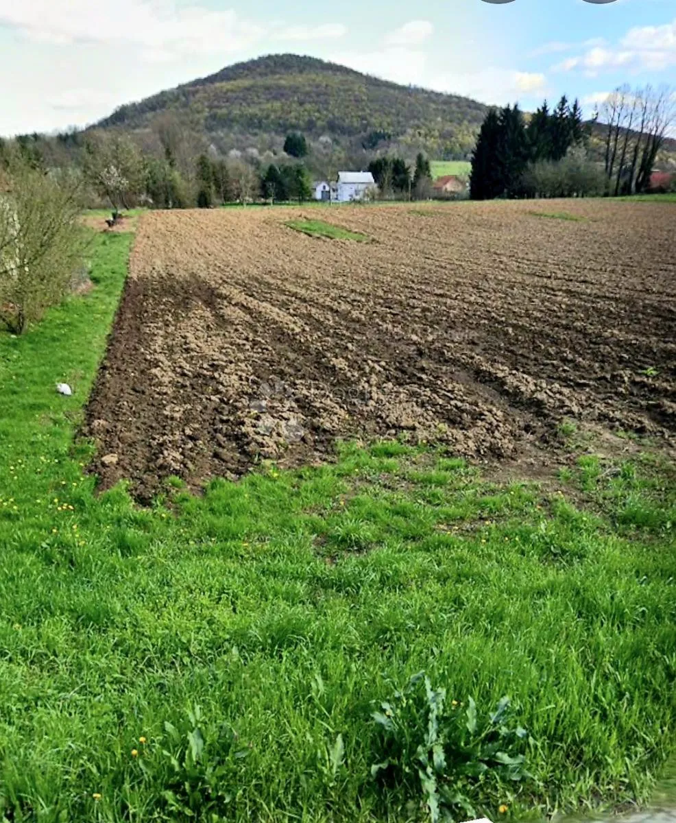 Veliko građevinsko zemljište u Josipdolu