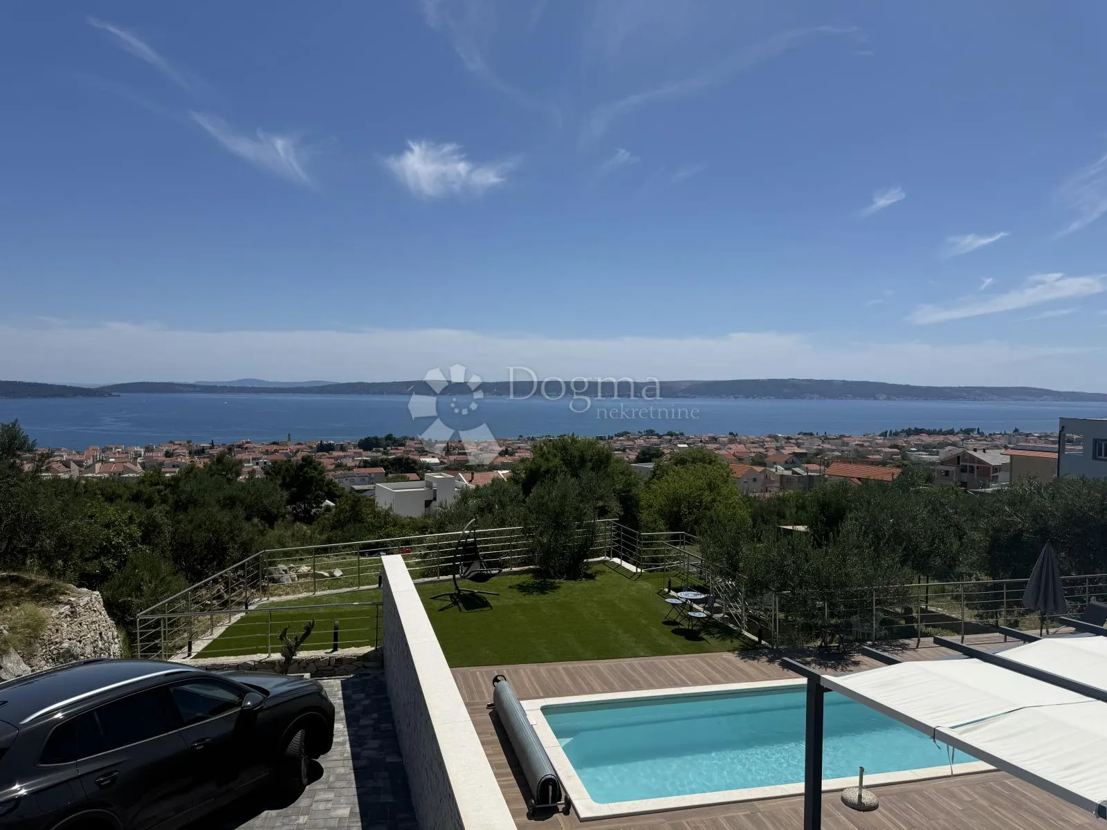 kaštela - vila s bazenom i panoramskim pogledom na more - slika 9
