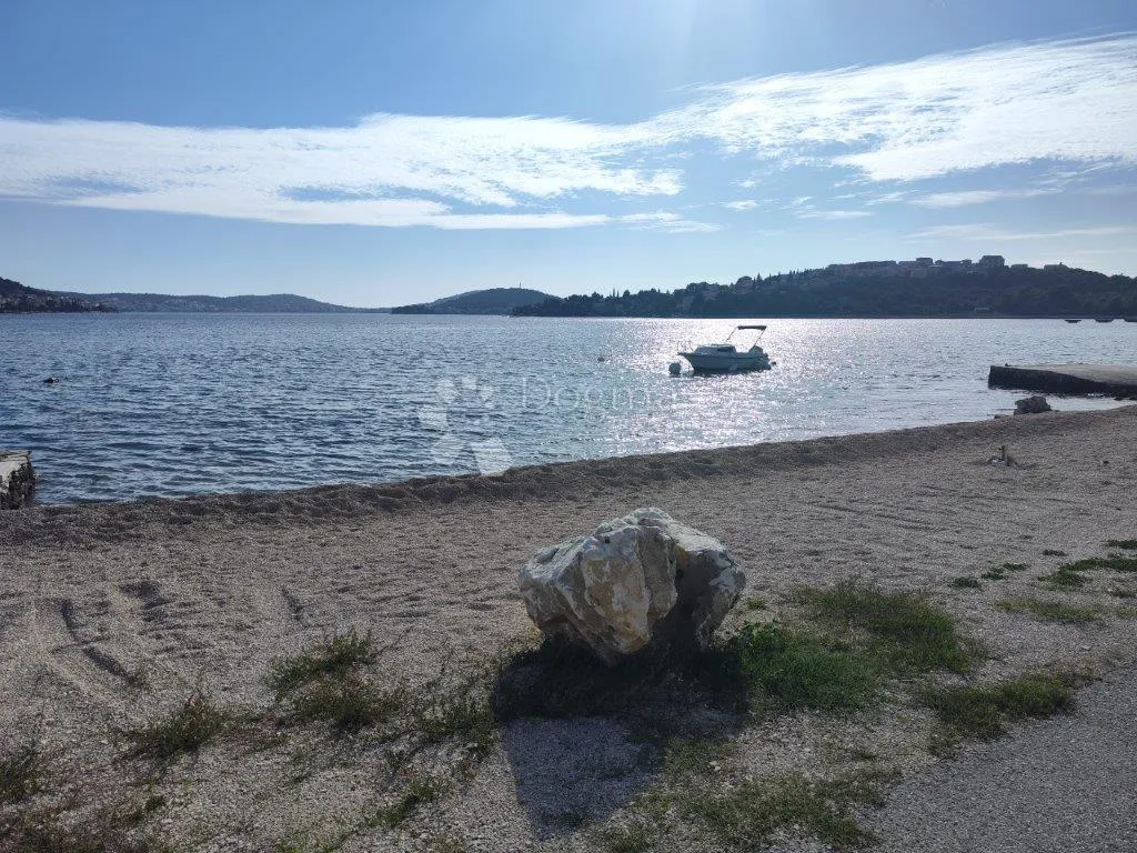 rogoznica- predivna villa na plaži - slika 10