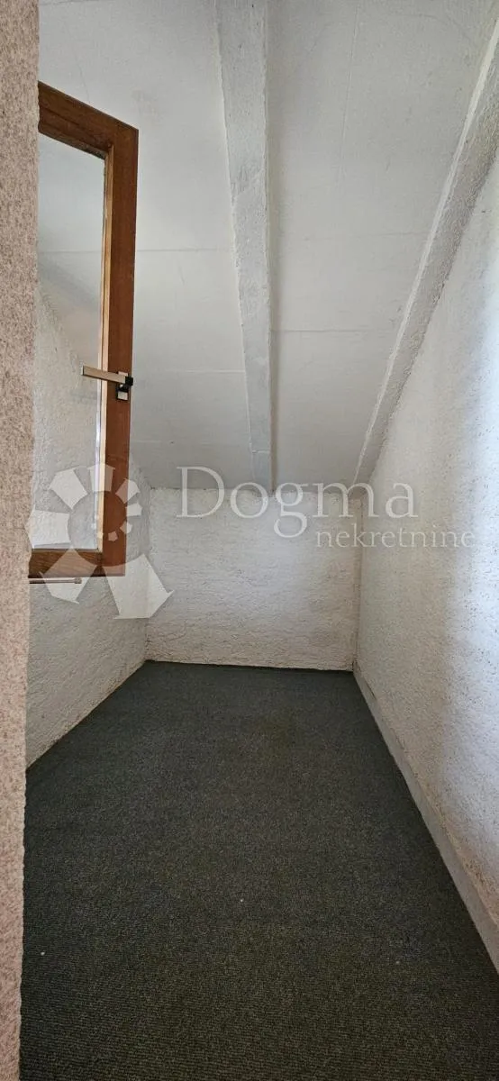 komforna mala kuća od 110m² - slika 17