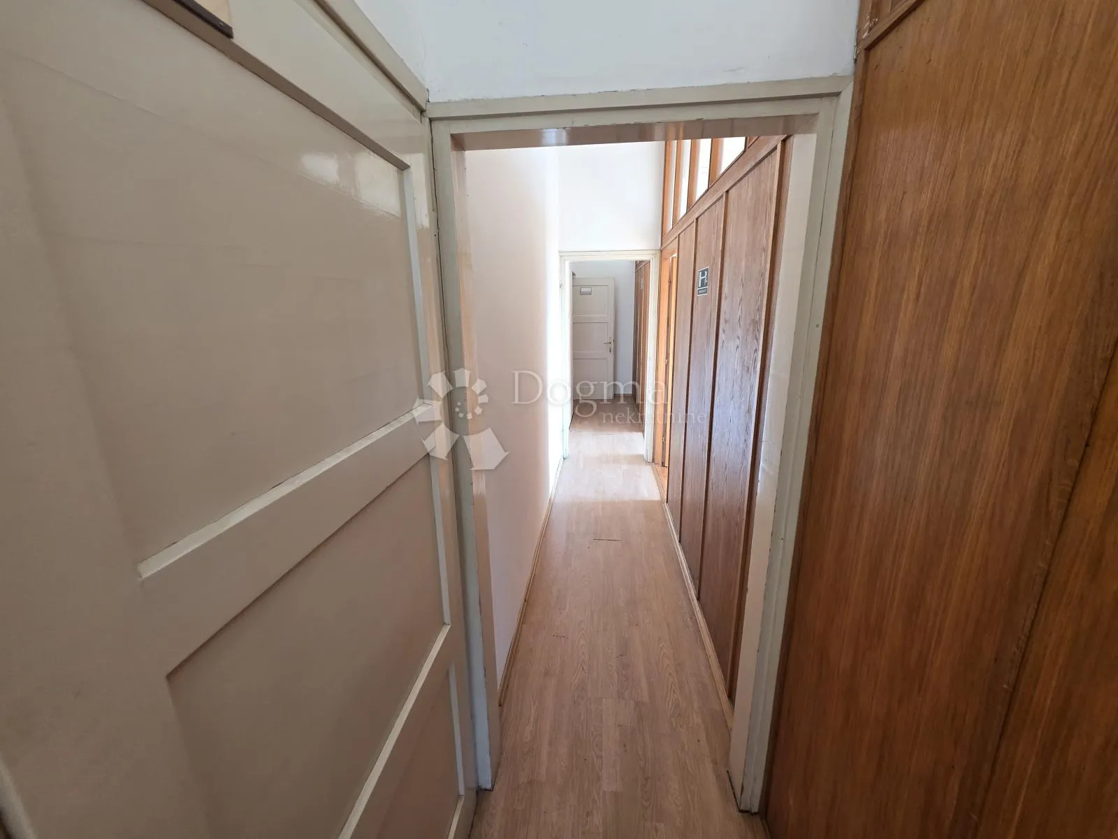 najam uredskog prostora cca 298m² - 8 ureda, spremište - slika 2