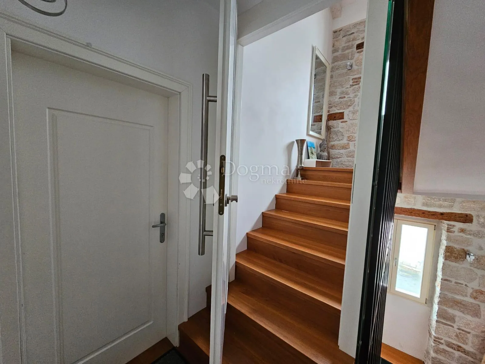rovinj - ekskluzivna kuća uz more s apartmanima - slika 40