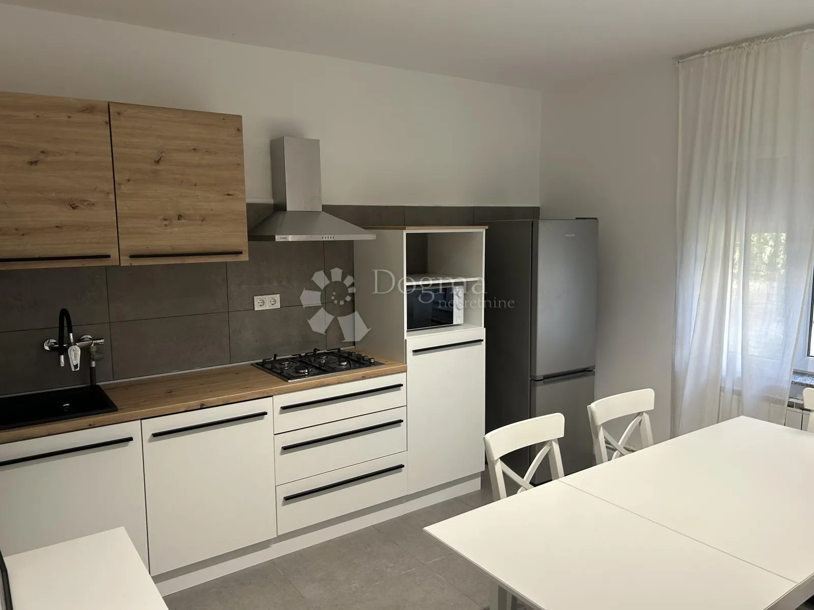 uredski prostori 100 m2 - grbci - slika 4