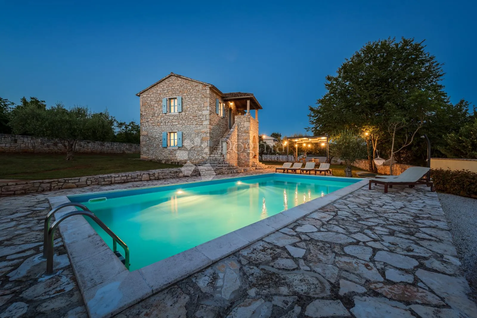 prekrasna kamena vila u okolici poreča s 3 spavaće sobe - slika 3