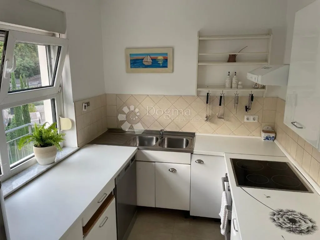 luksuzni stan s panoramskom terasom u srcu opatija – 200 m² - slika 10