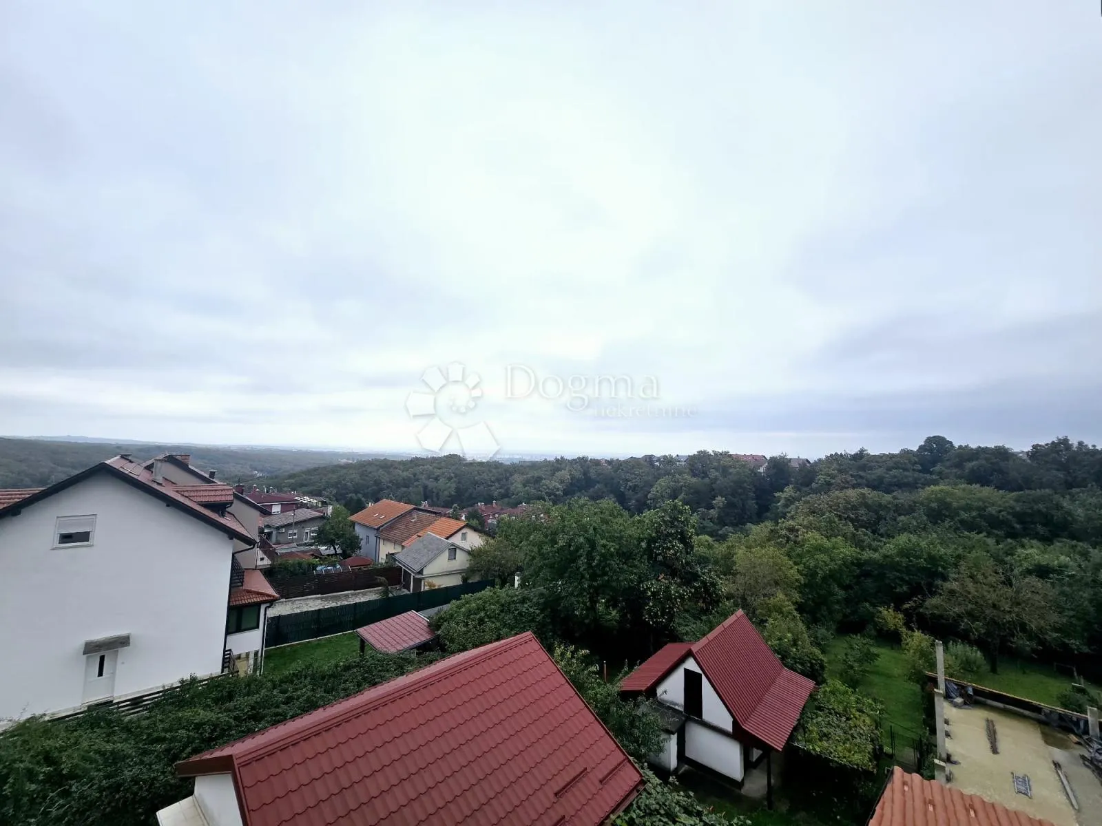 stan sa pogledom na grad - slika 9