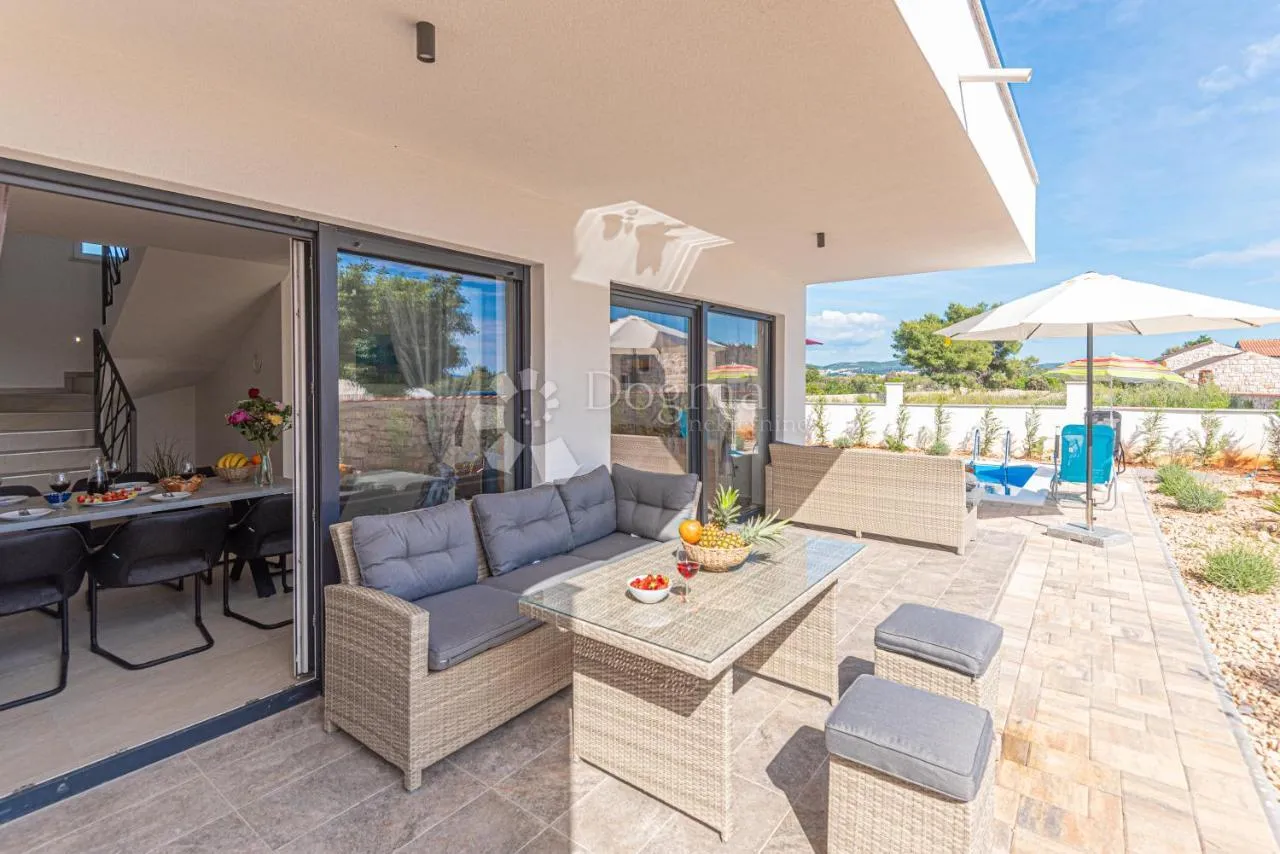 novogradnja vila s bazenom u blizini plaže jadrija 140m2 - slika 4