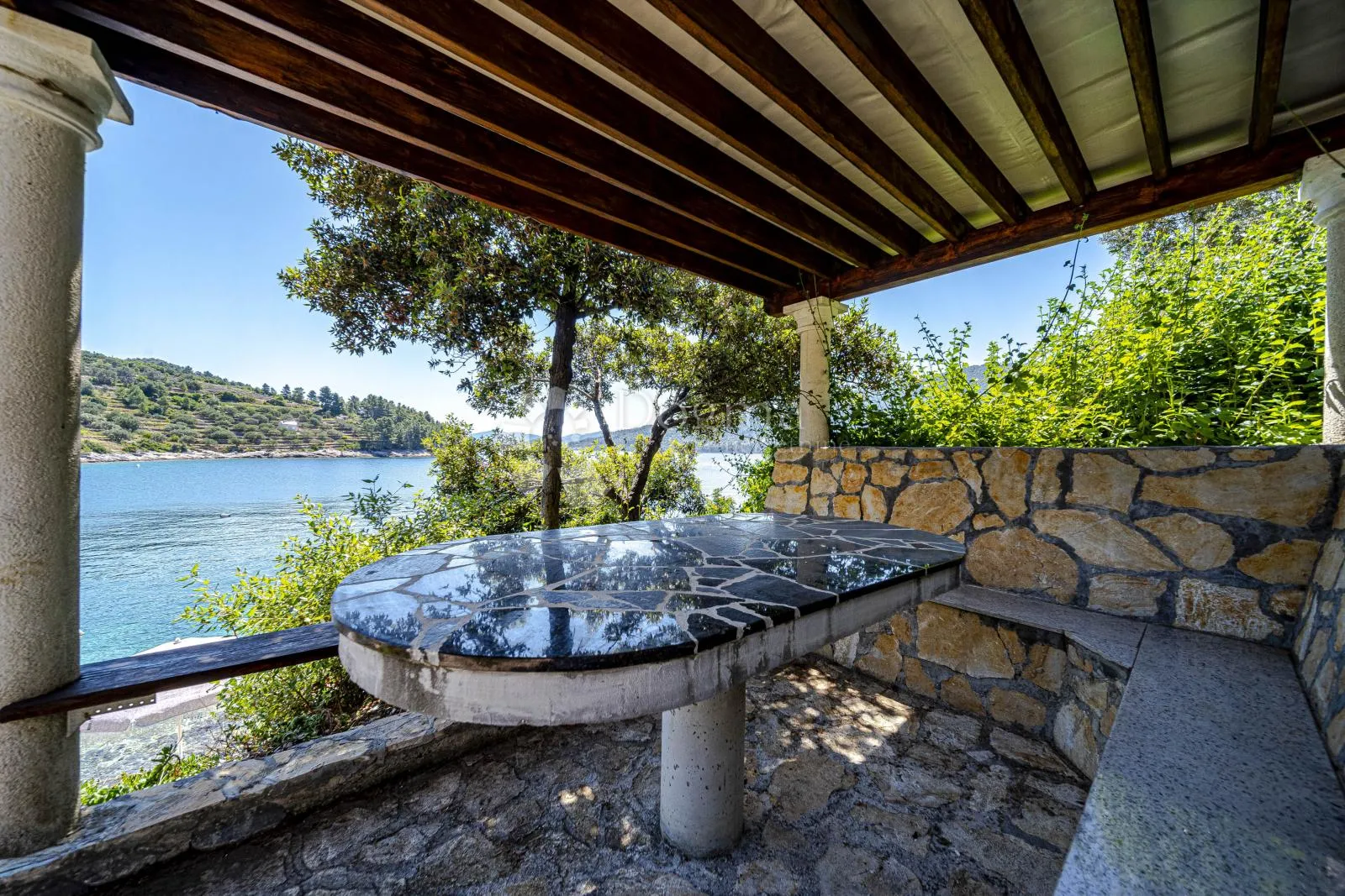 prvi red do mora: samoodrživa apartmanska vila s uhodanim poslovanjem – vela luka, korčula - slika 65