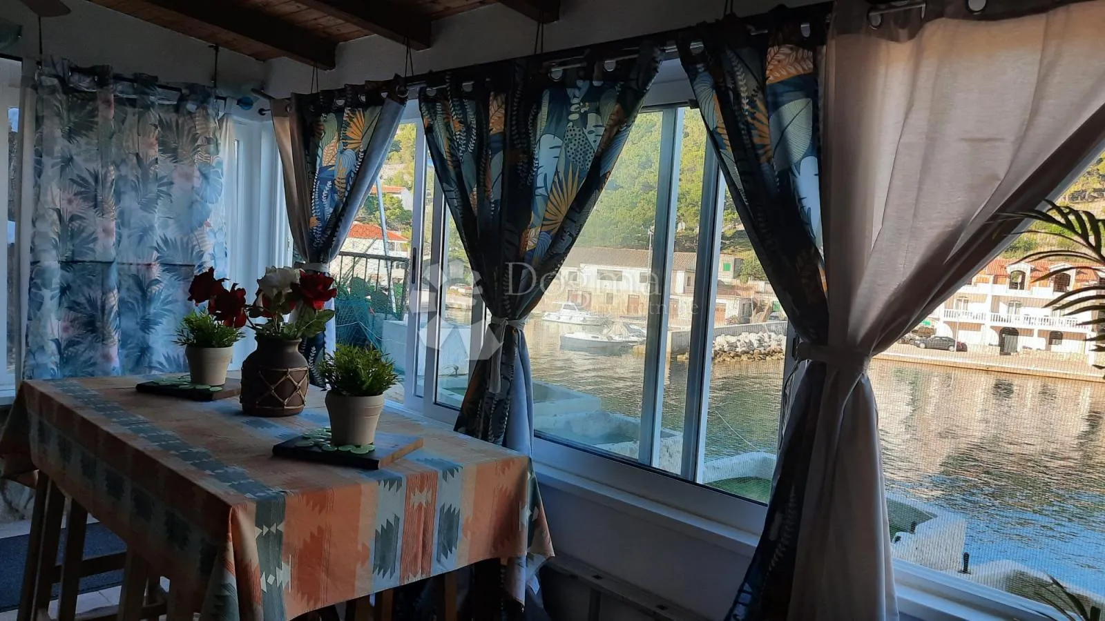 prilika! kuća u prvom redu do mora, žirje - slika 11