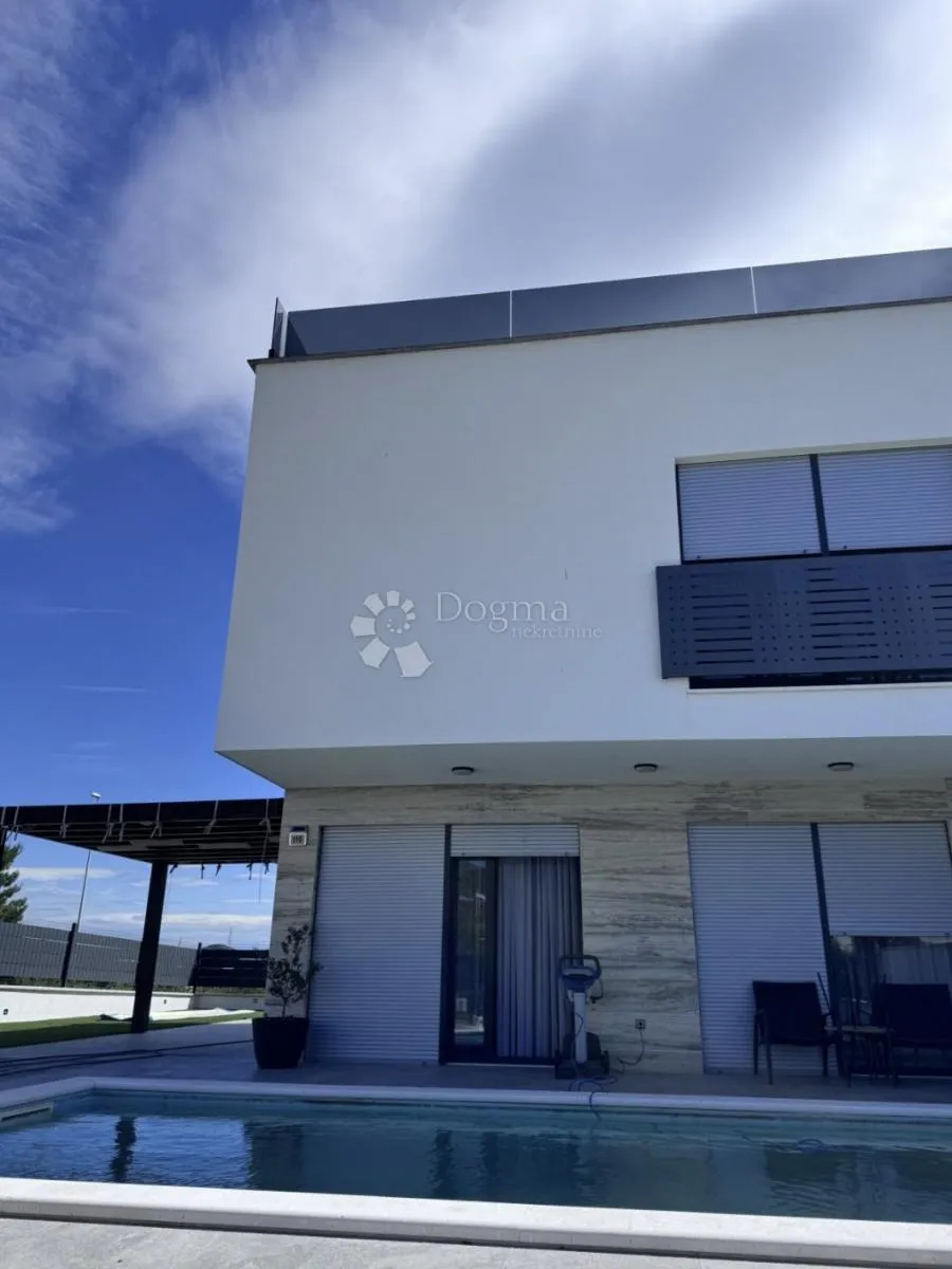 vodice, vila sa bazenom - slika 3