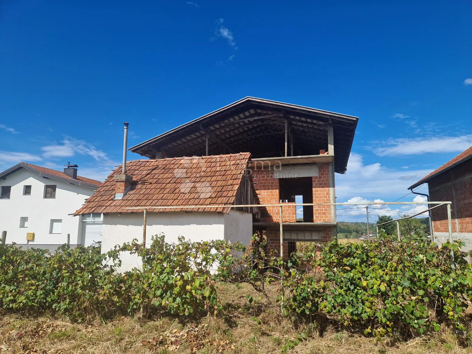 nedovršena kuća u gornjoj stubici - slika 4