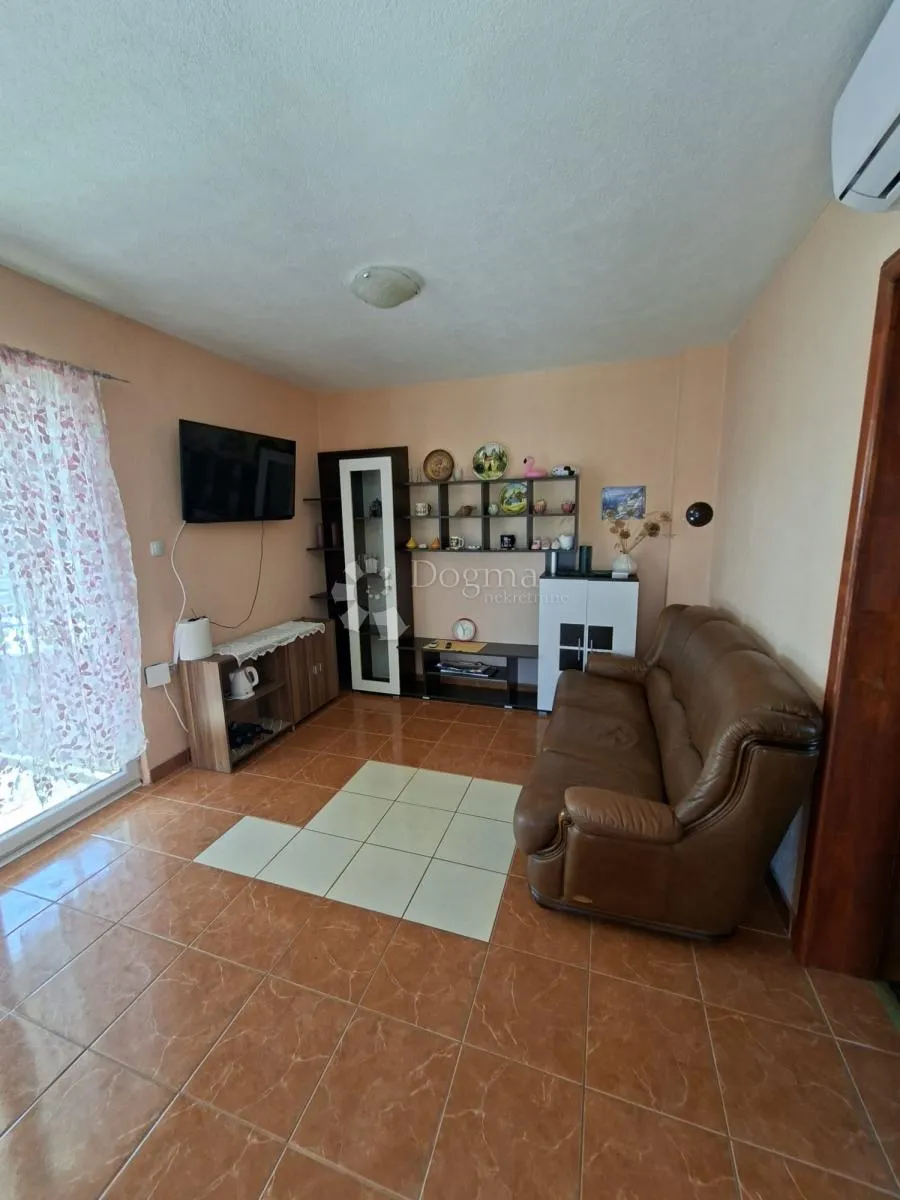 odličan apartman na otoku viru – svega 400 m od mora - slika 12