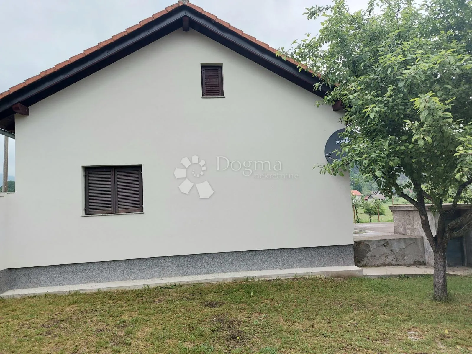 odlično imanje u ličkoj jesenici, saborsko - slika 3