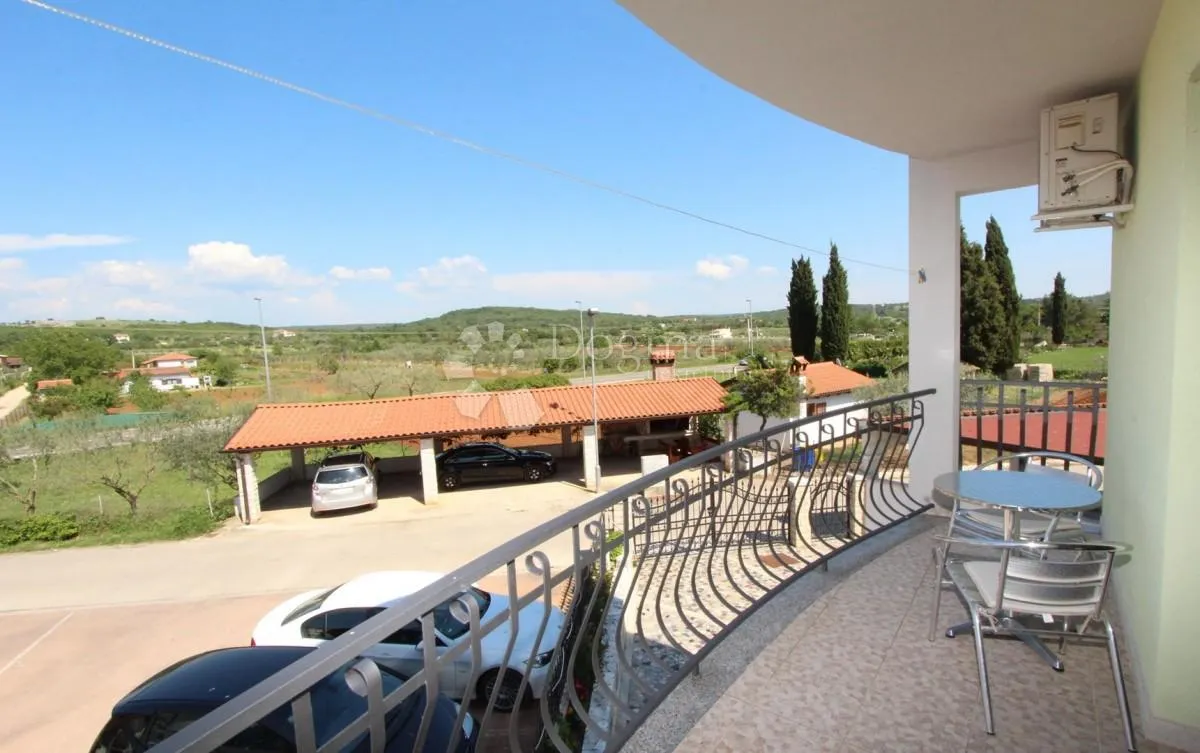 kuća sa apartmanima - slika 19
